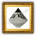Urna cineraria in ceramica piramide bianco fiori neri